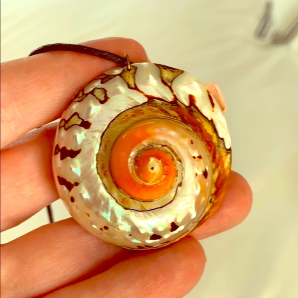 Beautiful seashell necklace orange mother of pearl - Picture 2 of 5